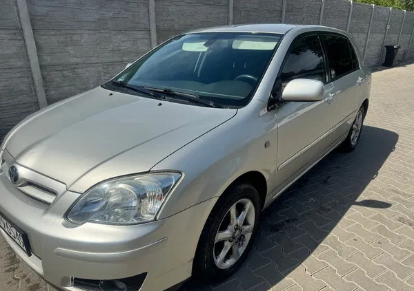 pomorskie Toyota Corolla cena 10900 przebieg: 238471, rok produkcji 2004 z Warszawa